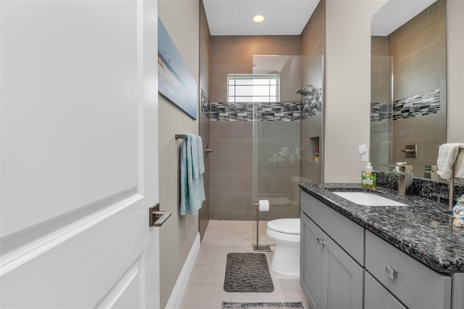 Image 50 of 100 For 125 Great Isaac Court