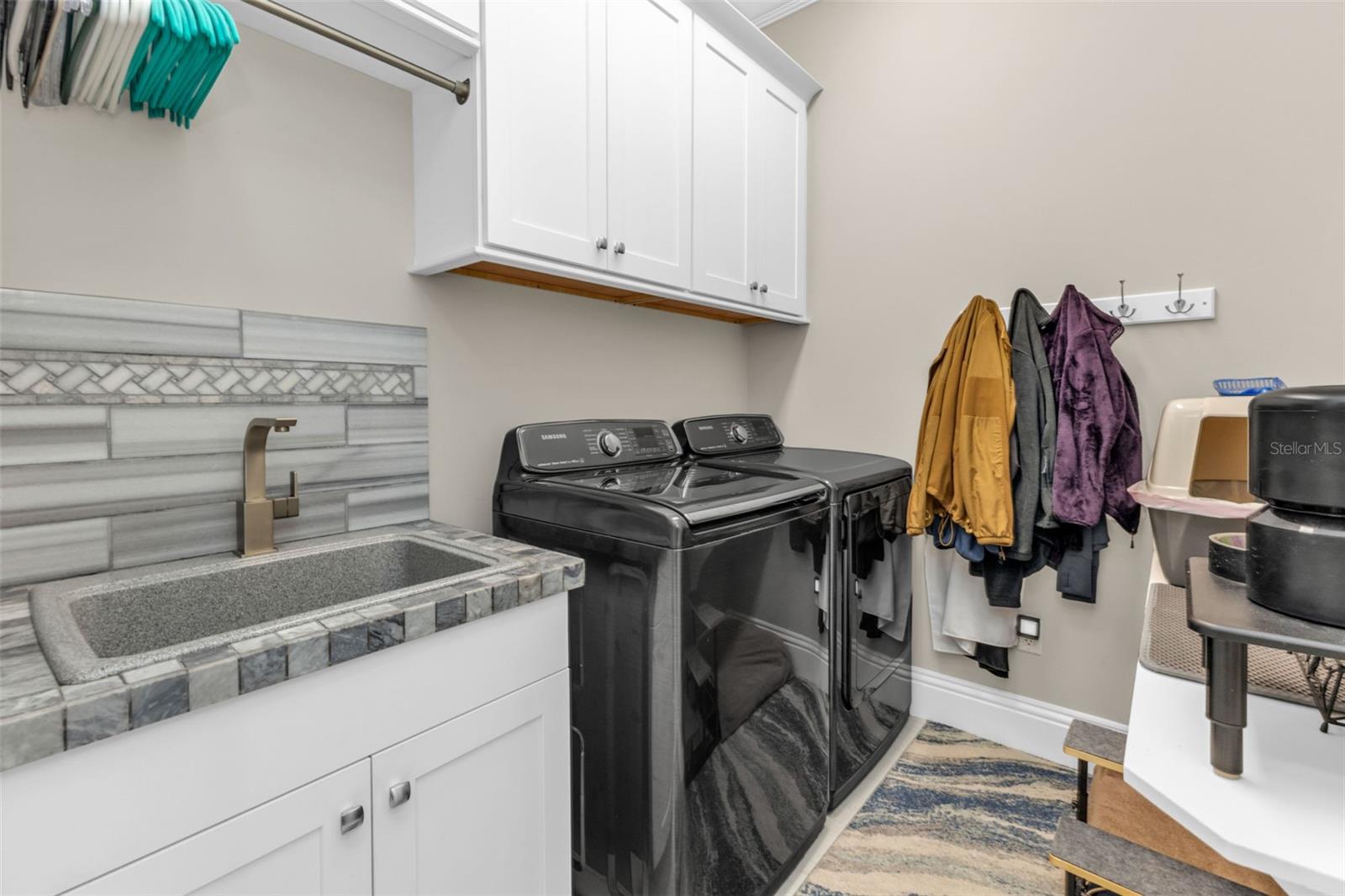 Image 54 of 100 For 125 Great Isaac Court