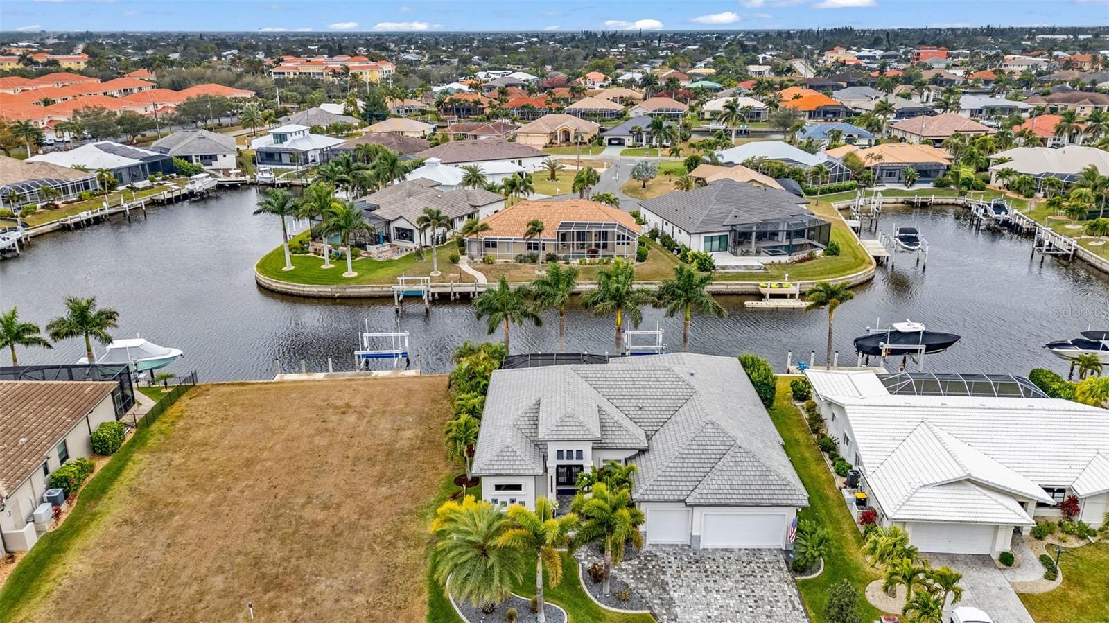 Image 81 of 100 For 125 Great Isaac Court