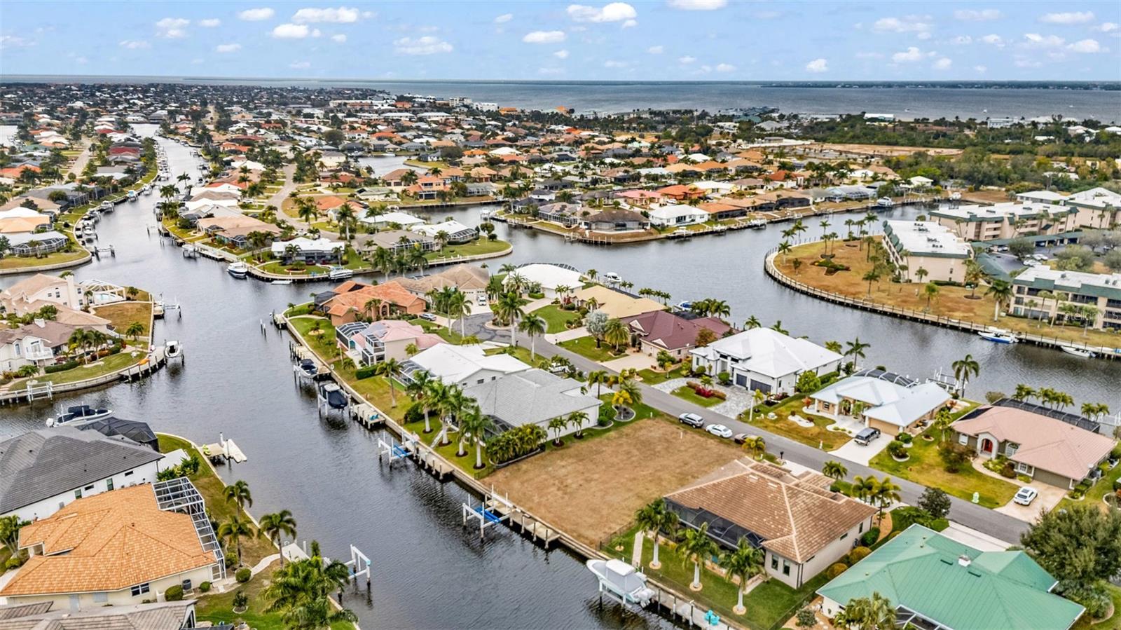 Image 91 of 100 For 125 Great Isaac Court