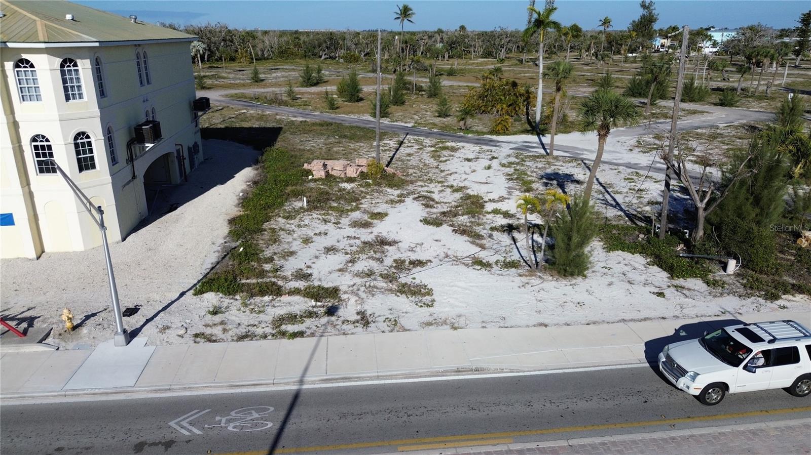 Image 14 of 21 For 2915 Estero Boulevard