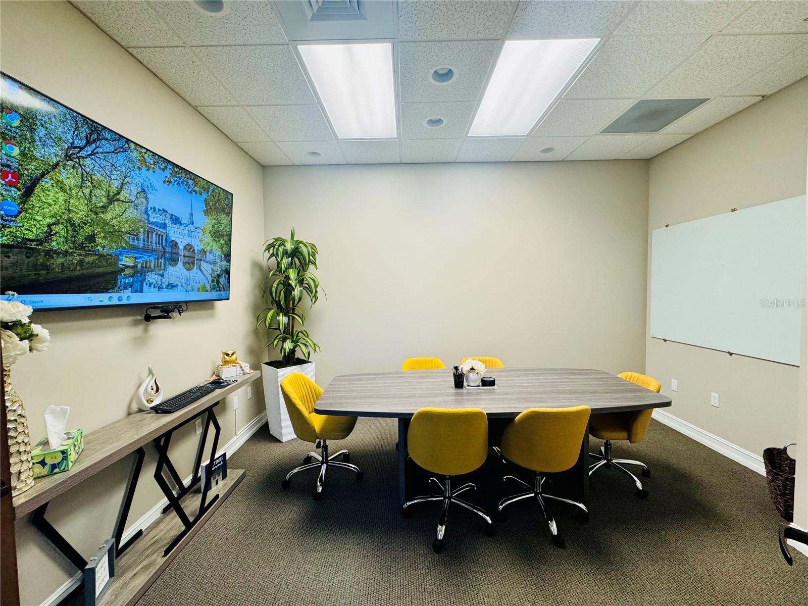 Image 10 of 22 For 1016 Collier Center Way 106