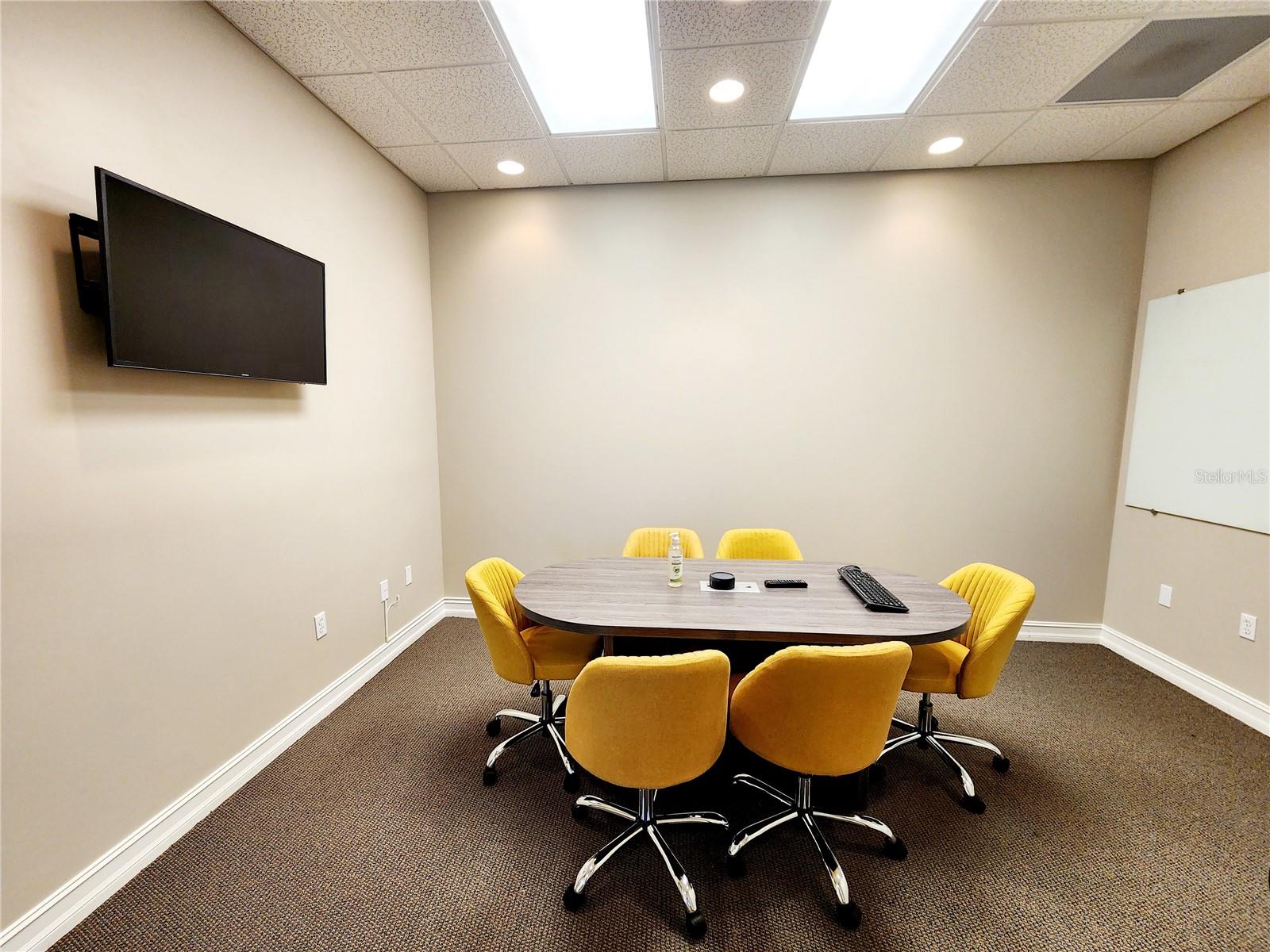 Image 15 of 22 For 1016 Collier Center Way 106