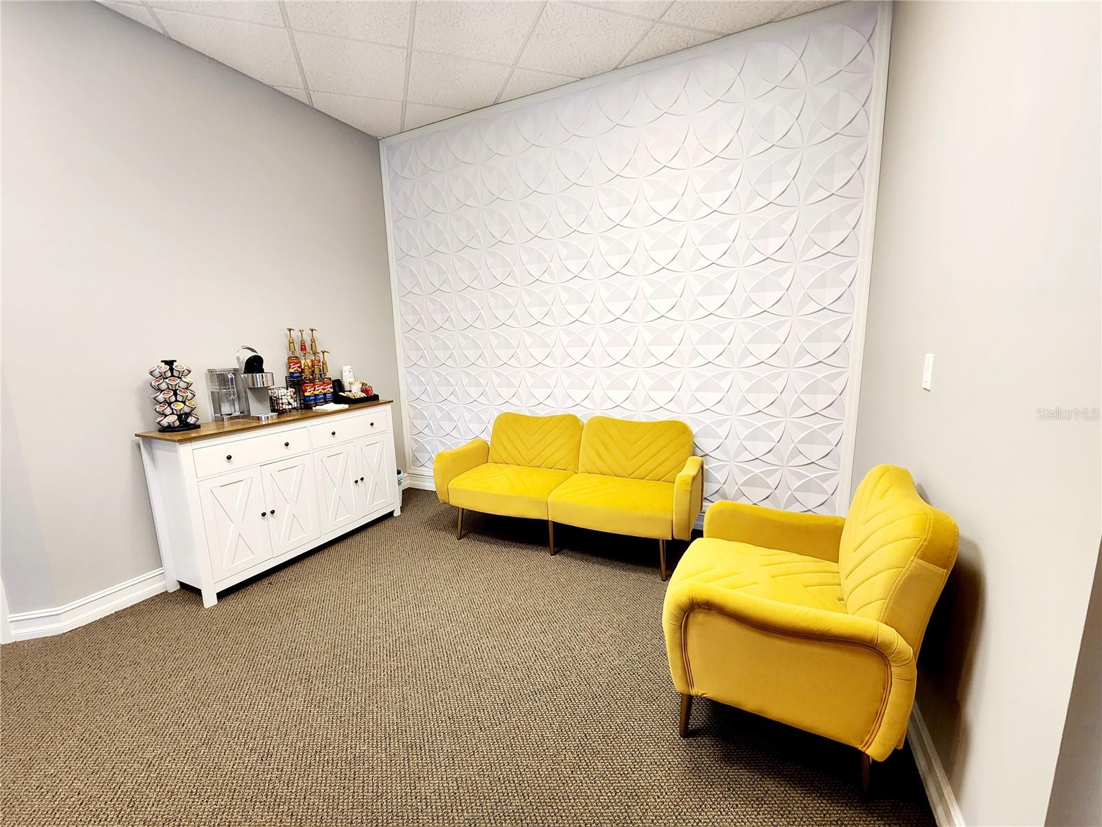 Image 17 of 22 For 1016 Collier Center Way 106