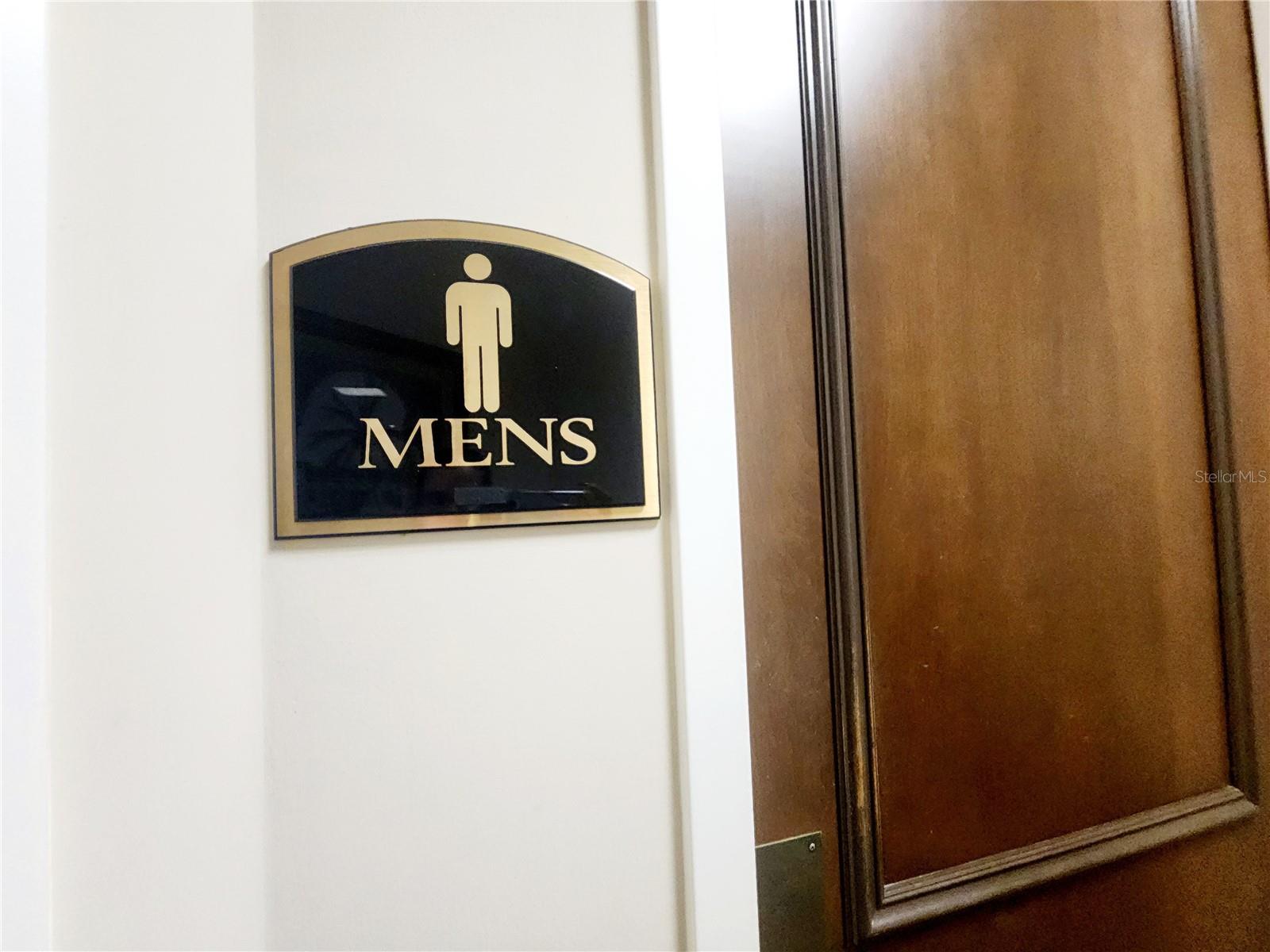 Image 20 of 22 For 1016 Collier Center Way 106