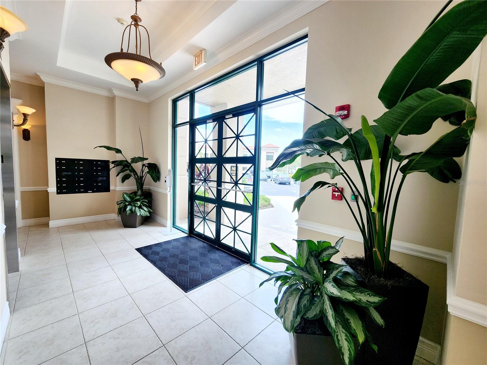 Image 21 of 22 For 1016 Collier Center Way 106