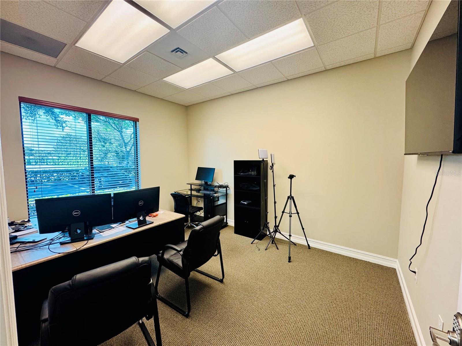 Image 6 of 22 For 1016 Collier Center Way 106