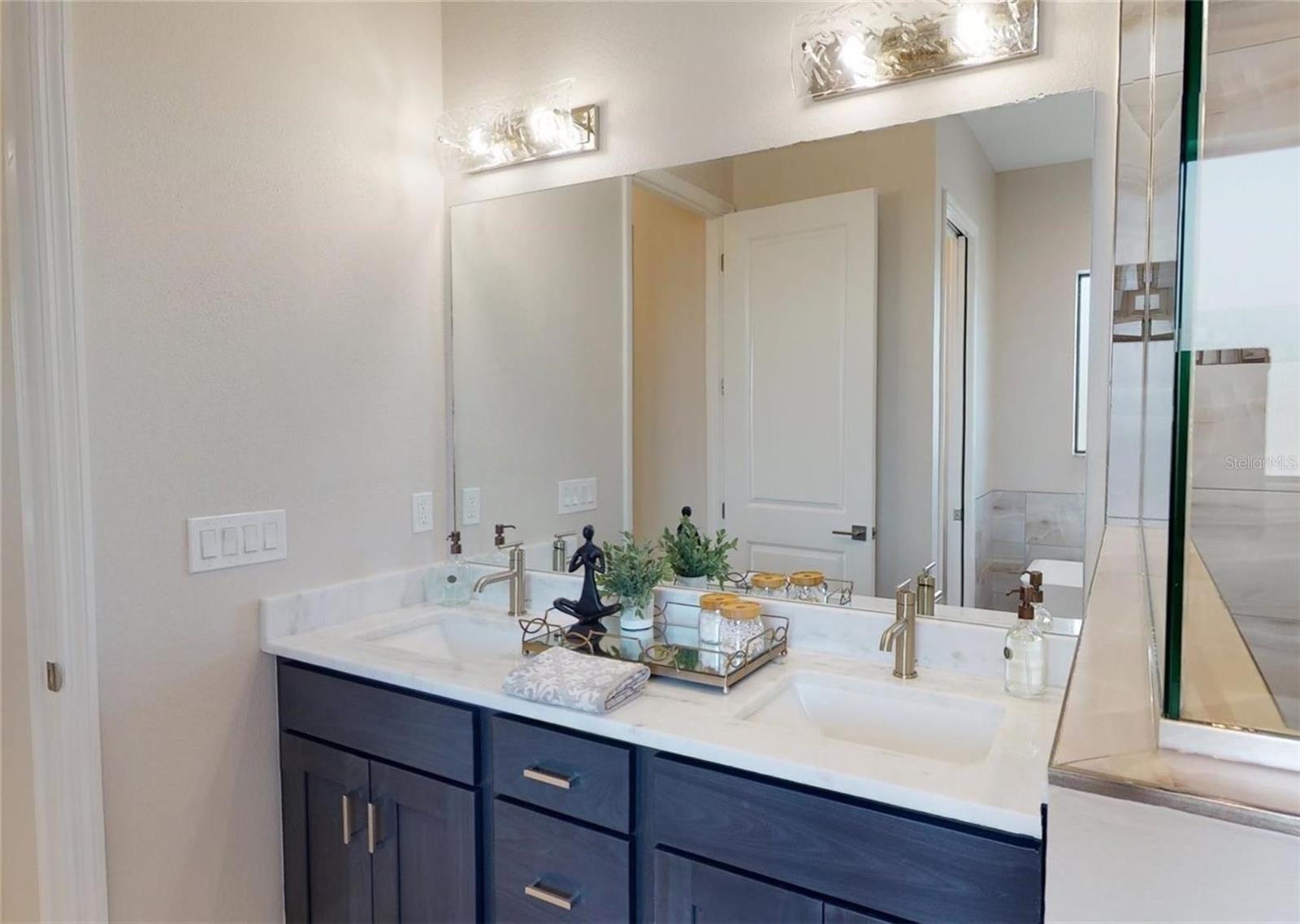 Image 29 of 43 For 4016 Vasco Street