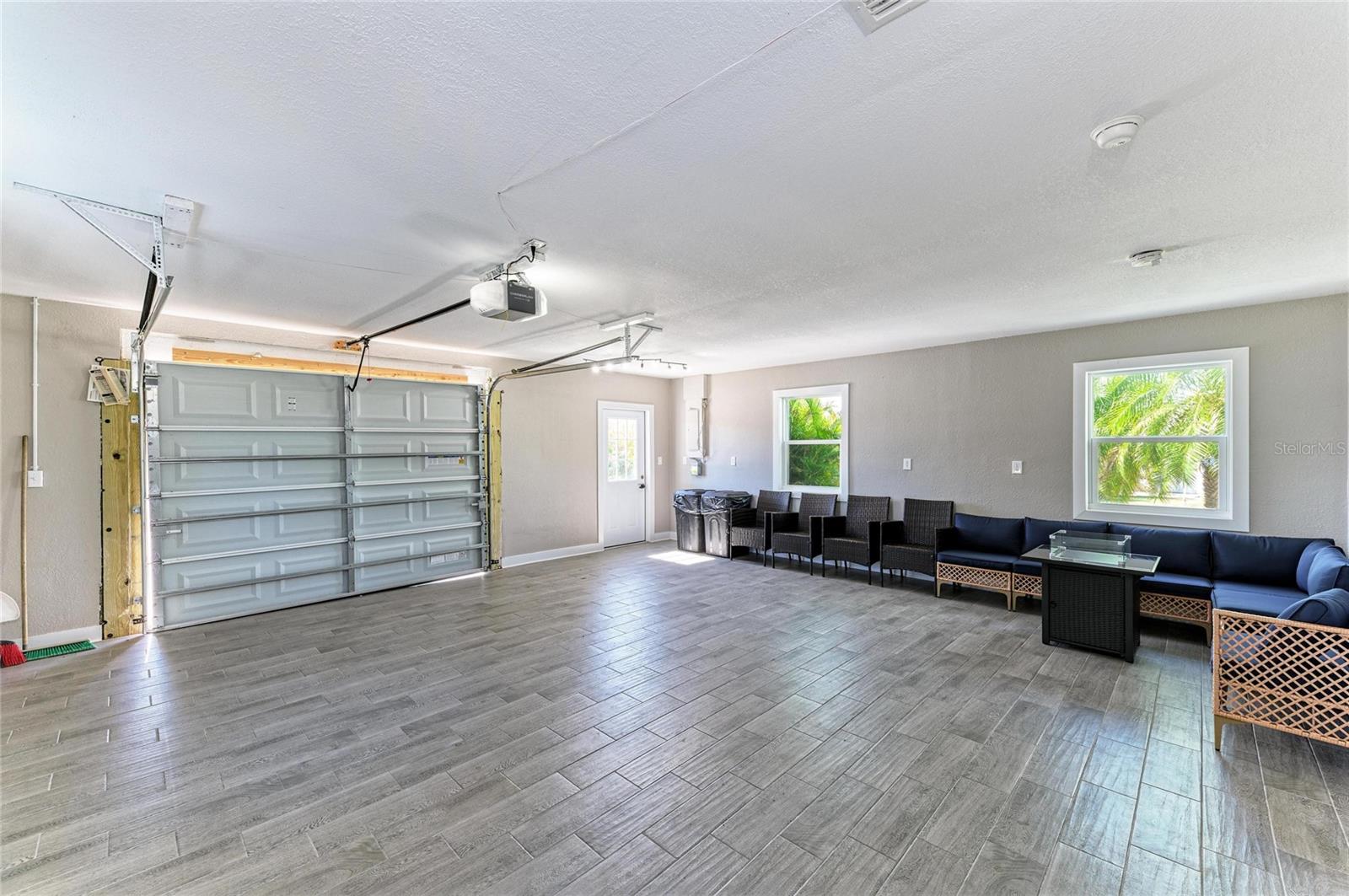 Image 28 of 74 For 9610 Yacht Drive