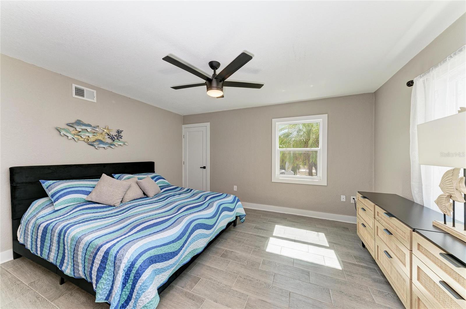 Image 32 of 74 For 9610 Yacht Drive