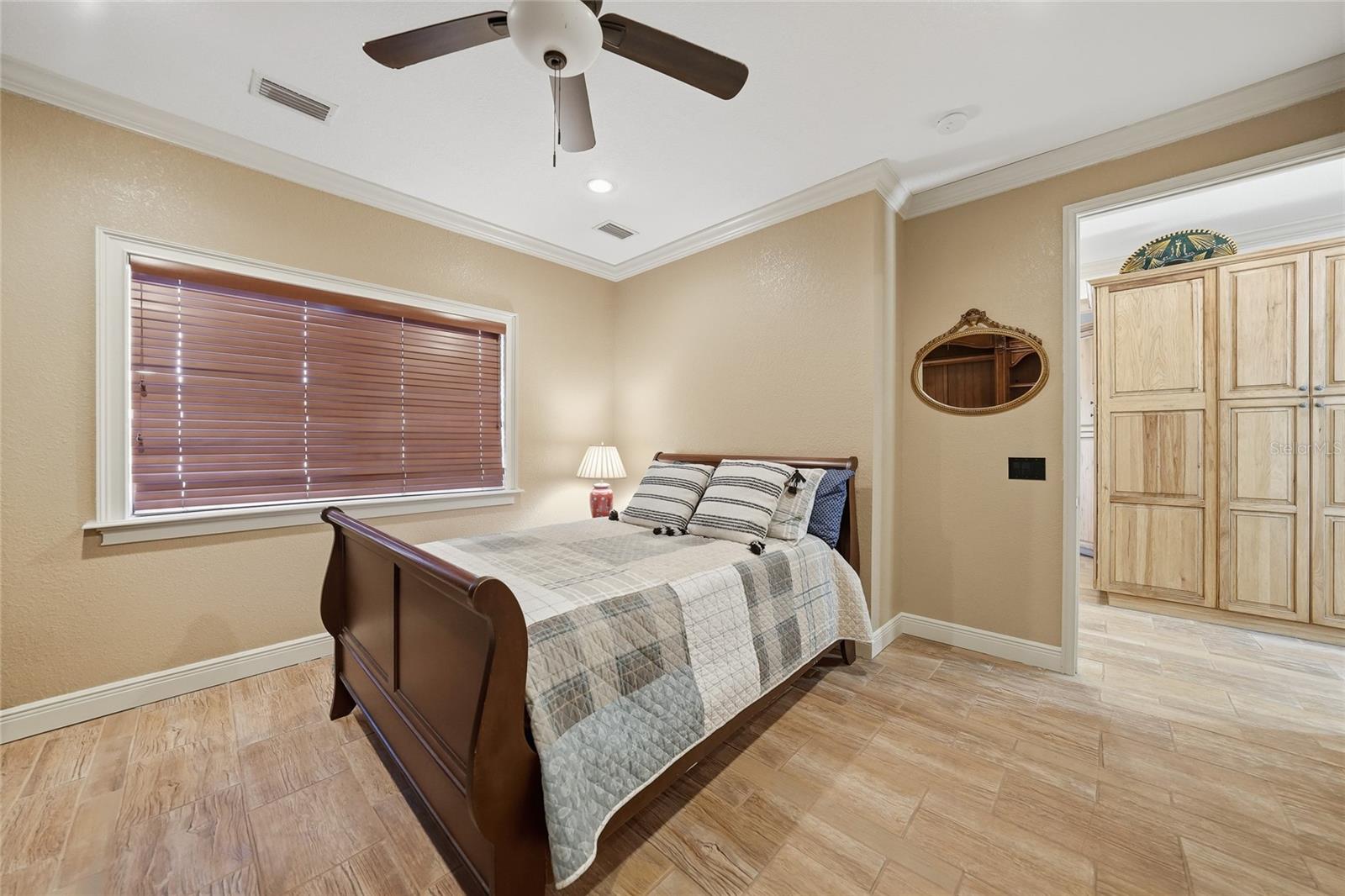 Image 14 of 30 For 24257 Harborview Road