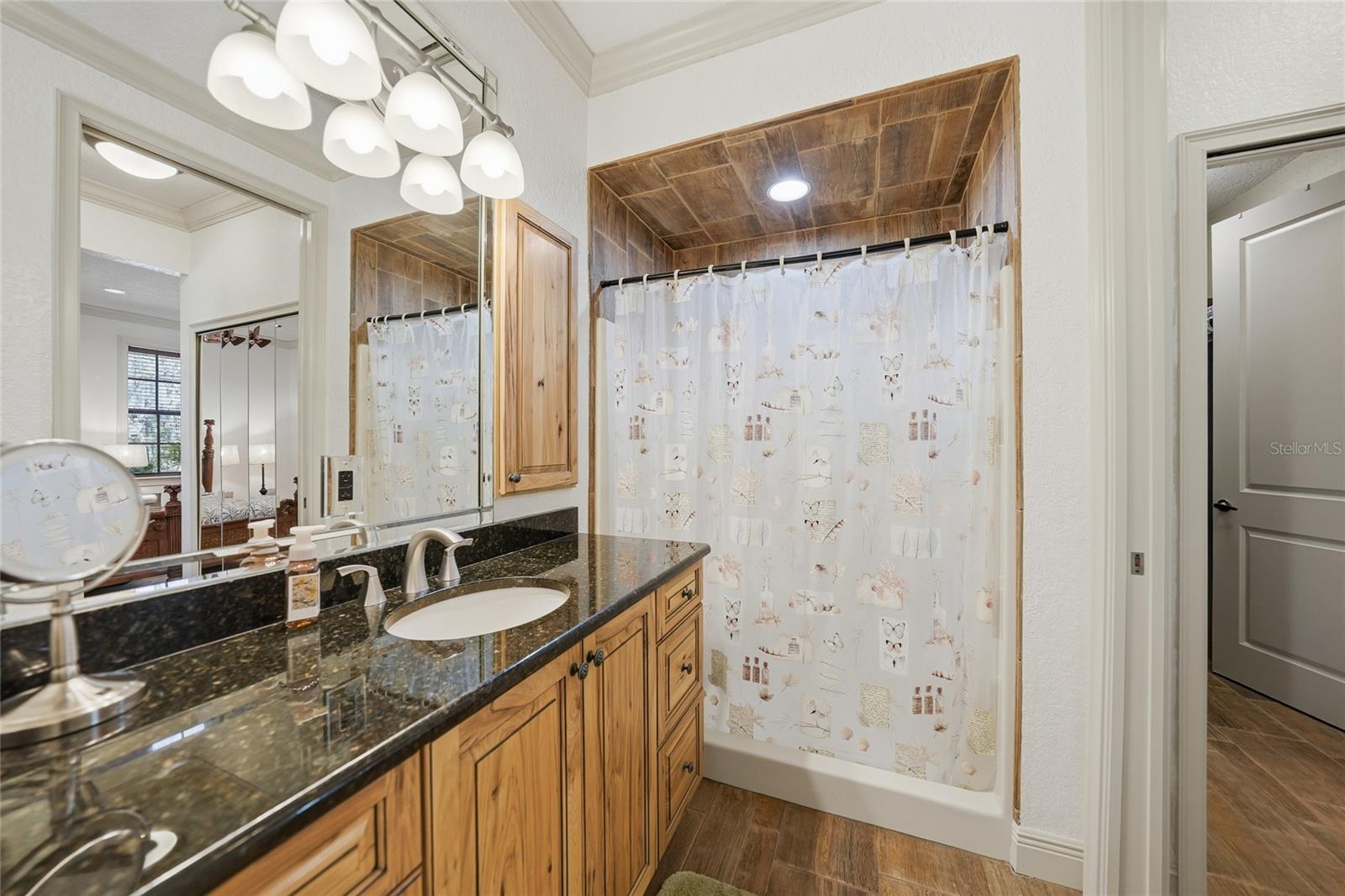 Image 15 of 30 For 24257 Harborview Road