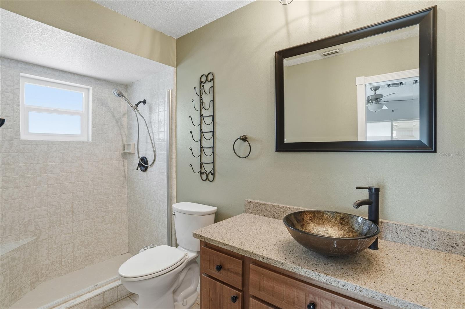 Image 20 of 38 For 2499 Lake View Boulevard