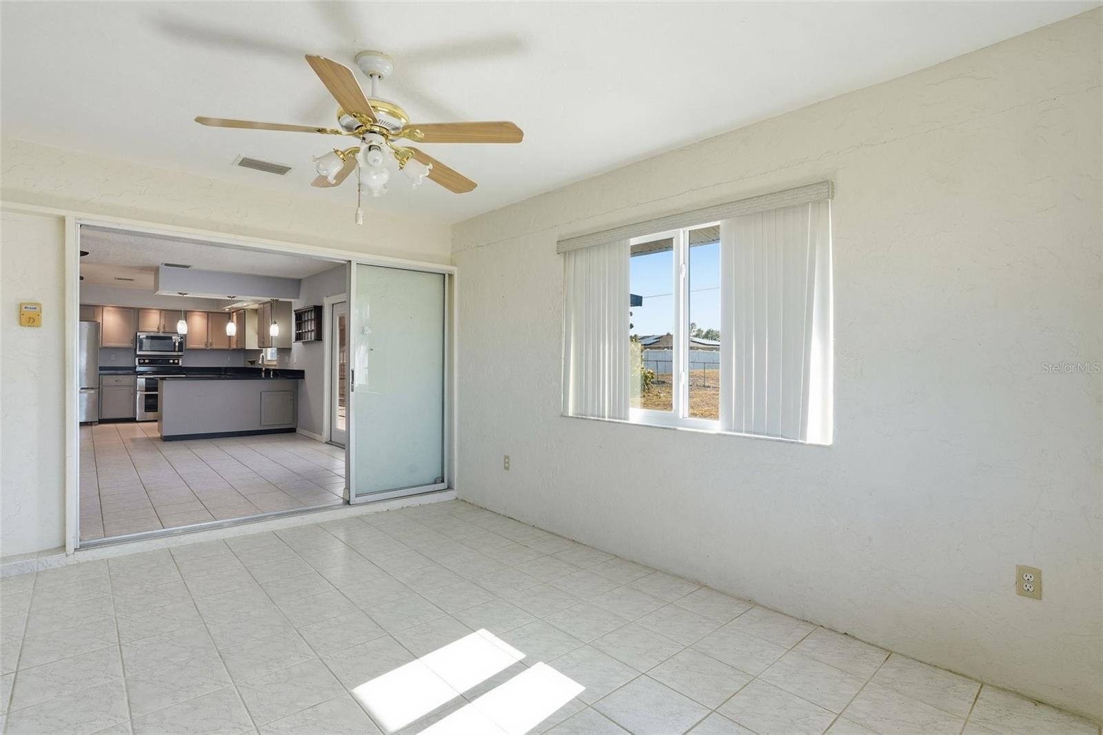 Image 26 of 38 For 2499 Lake View Boulevard