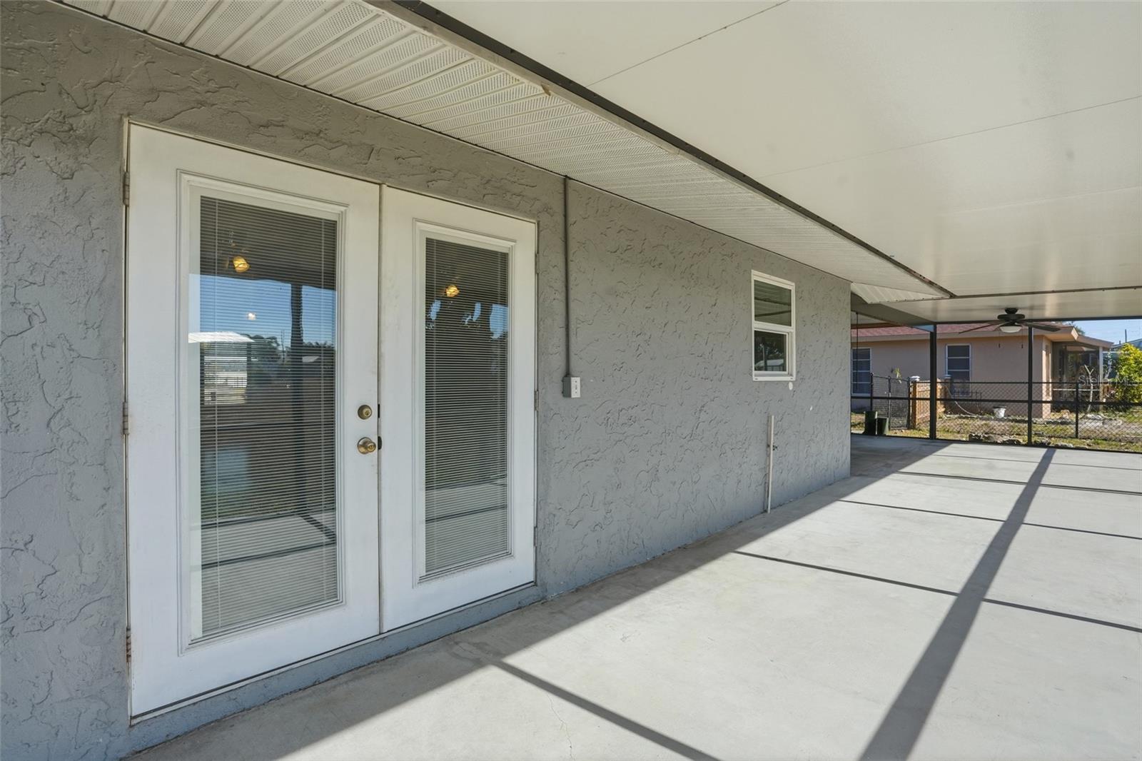 Image 28 of 38 For 2499 Lake View Boulevard