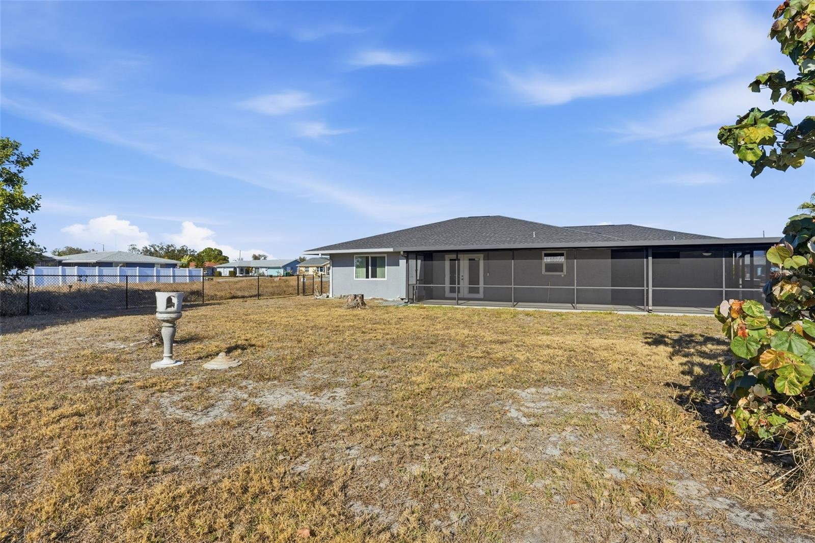 Image 33 of 38 For 2499 Lake View Boulevard