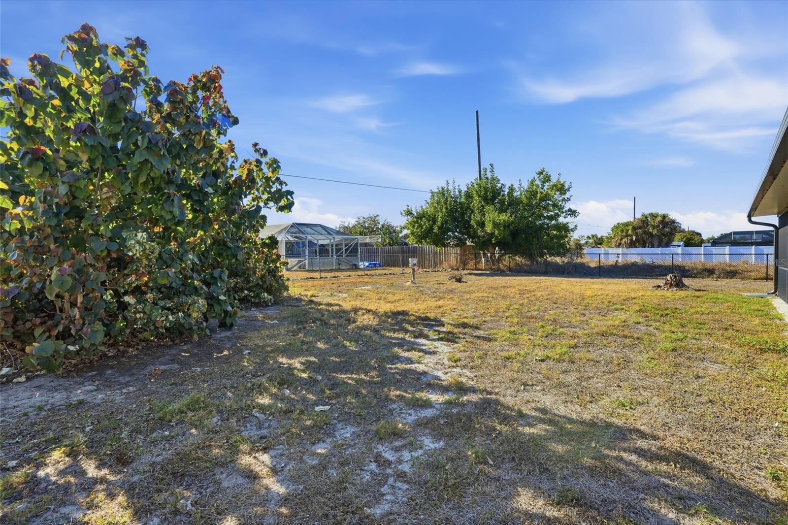 Image 35 of 38 For 2499 Lake View Boulevard