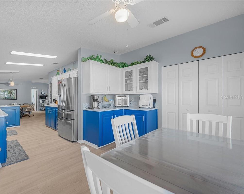 Image 10 of 48 For 27110 Jones Loop Rd  295