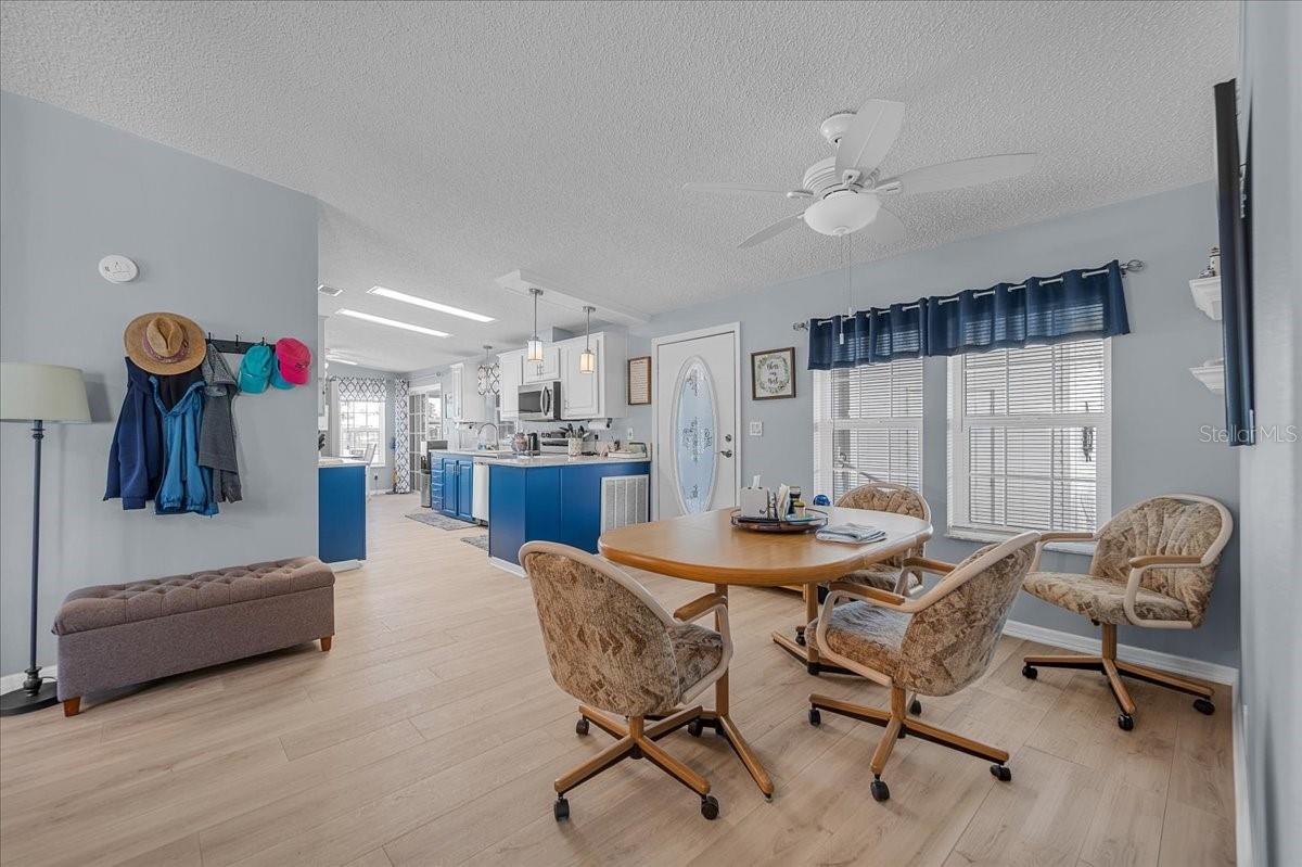 Image 12 of 48 For 27110 Jones Loop Rd  295