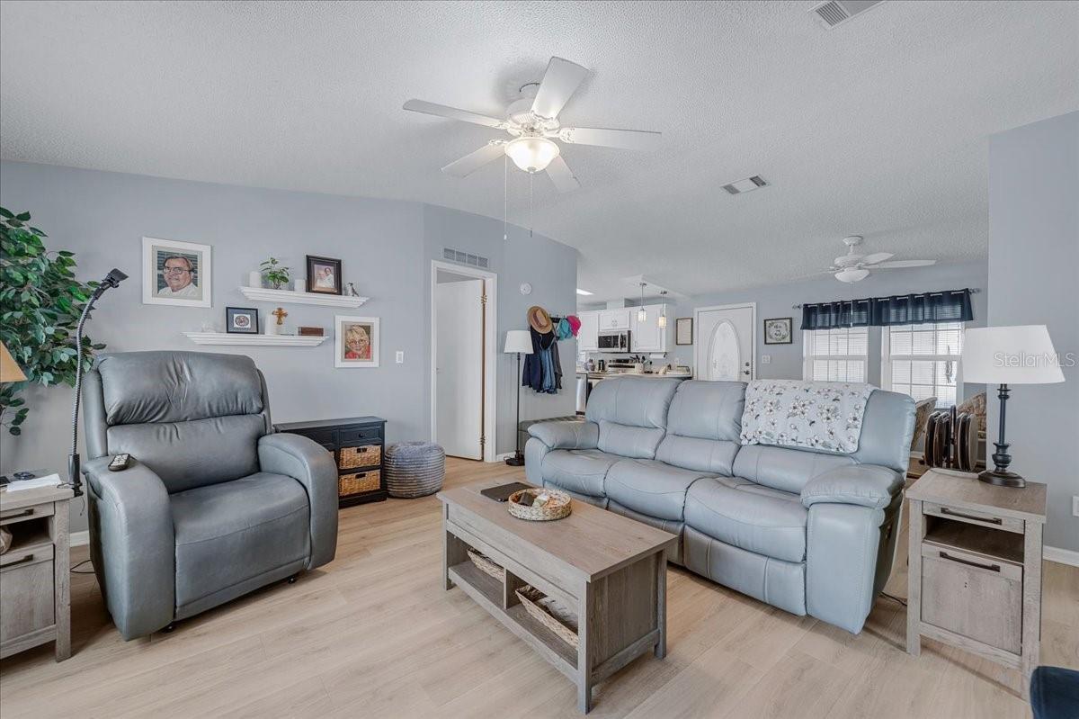 Image 15 of 48 For 27110 Jones Loop Rd  295