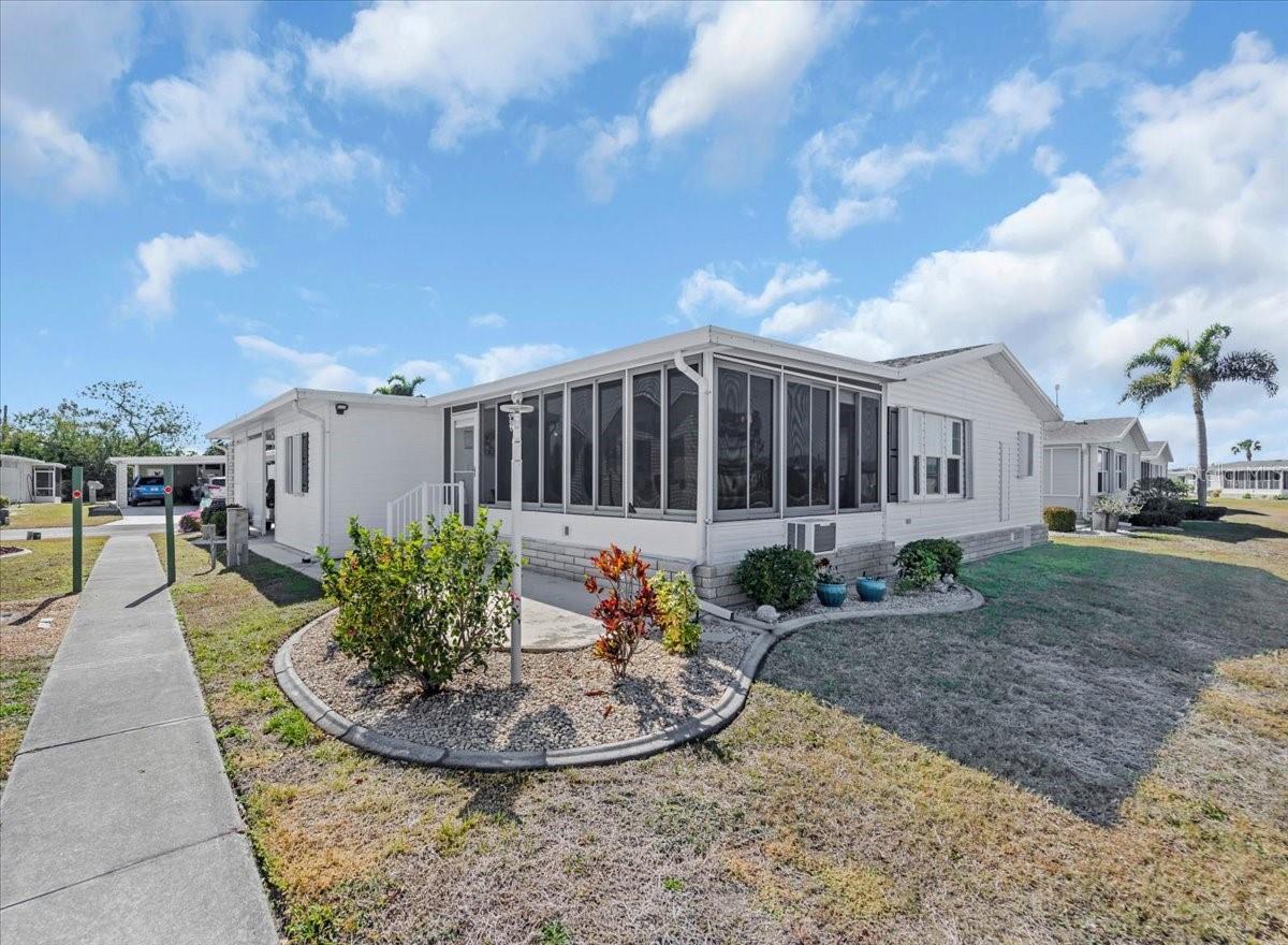 Image 29 of 48 For 27110 Jones Loop Rd  295