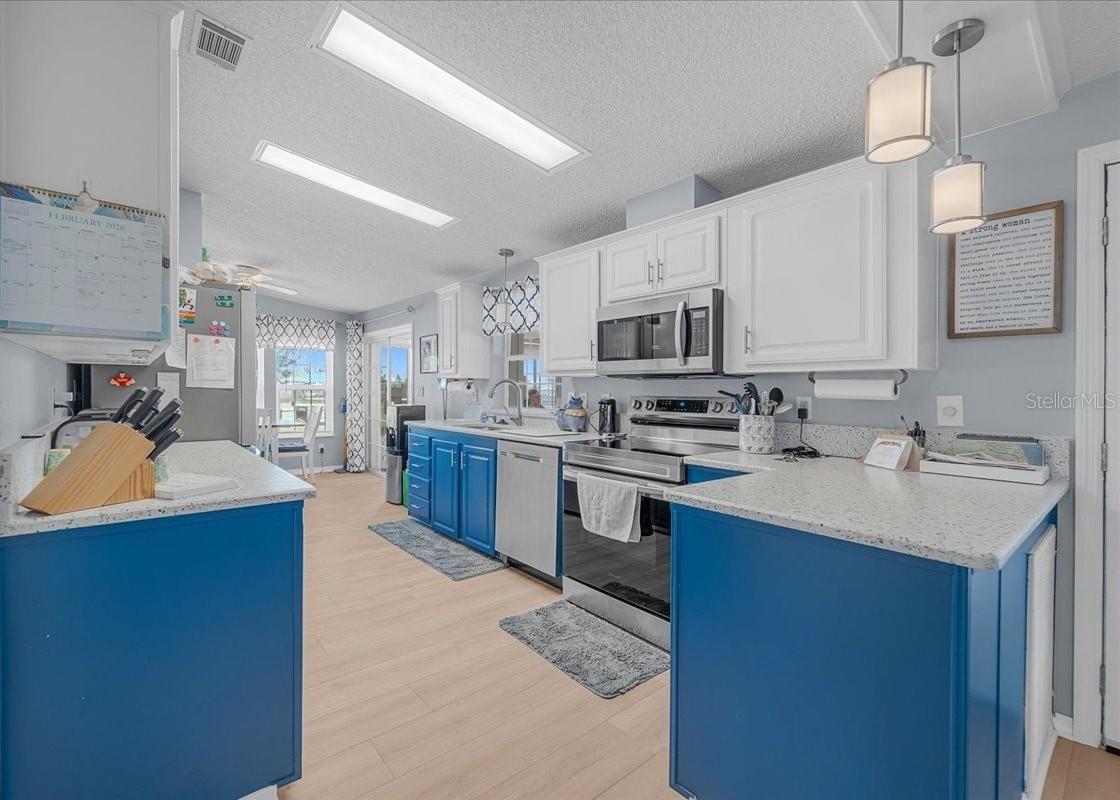 Image 7 of 48 For 27110 Jones Loop Rd  295