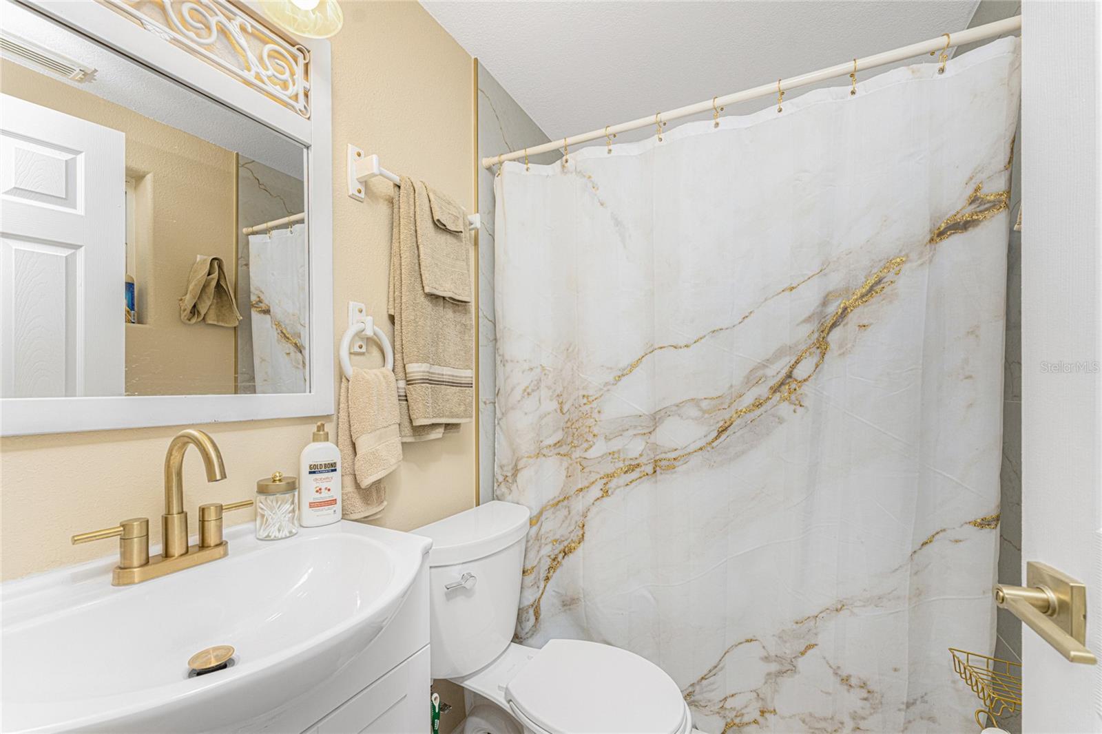 Image 19 of 42 For 257 Reading Street Nw