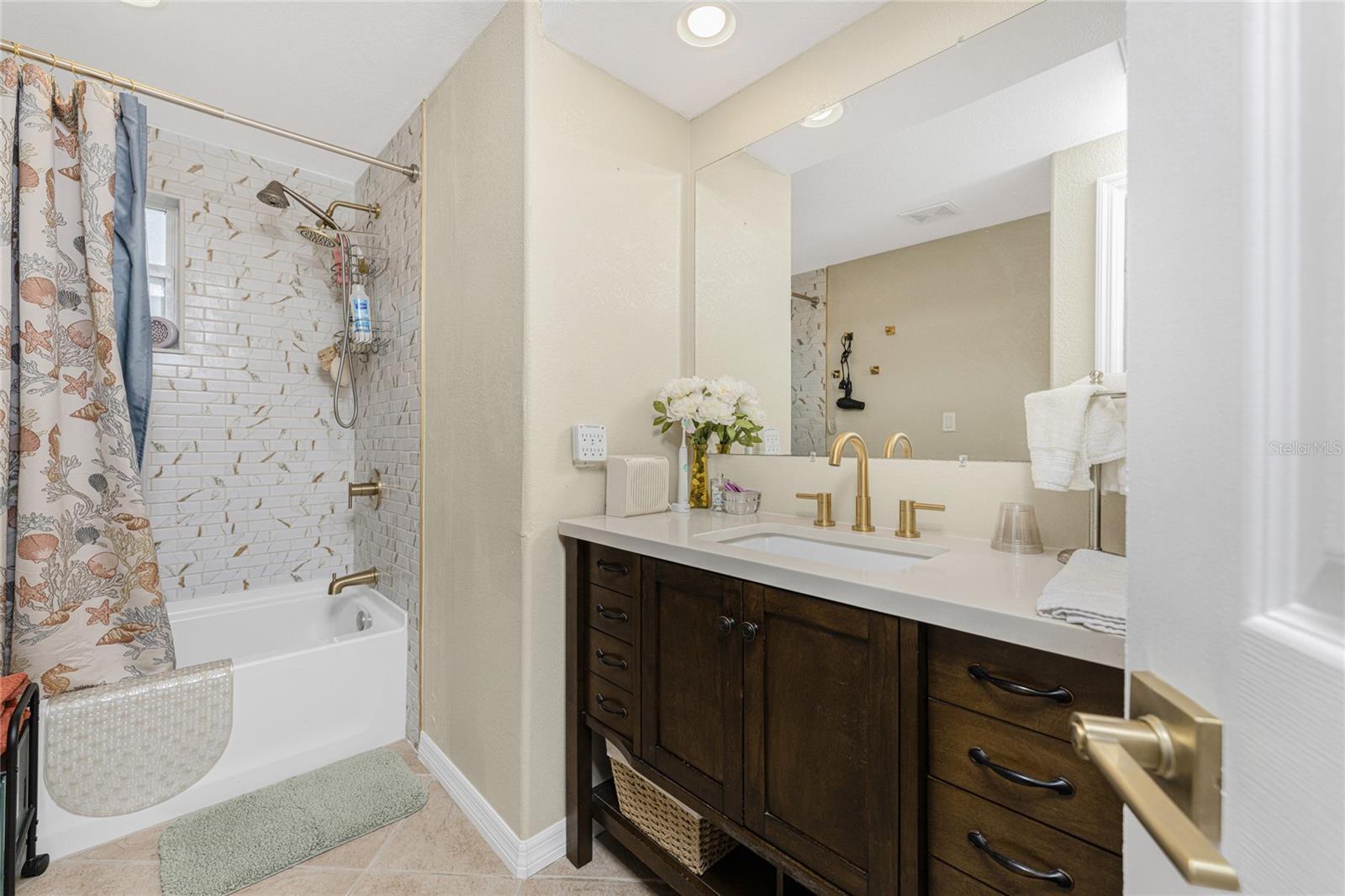 Image 28 of 42 For 257 Reading Street Nw