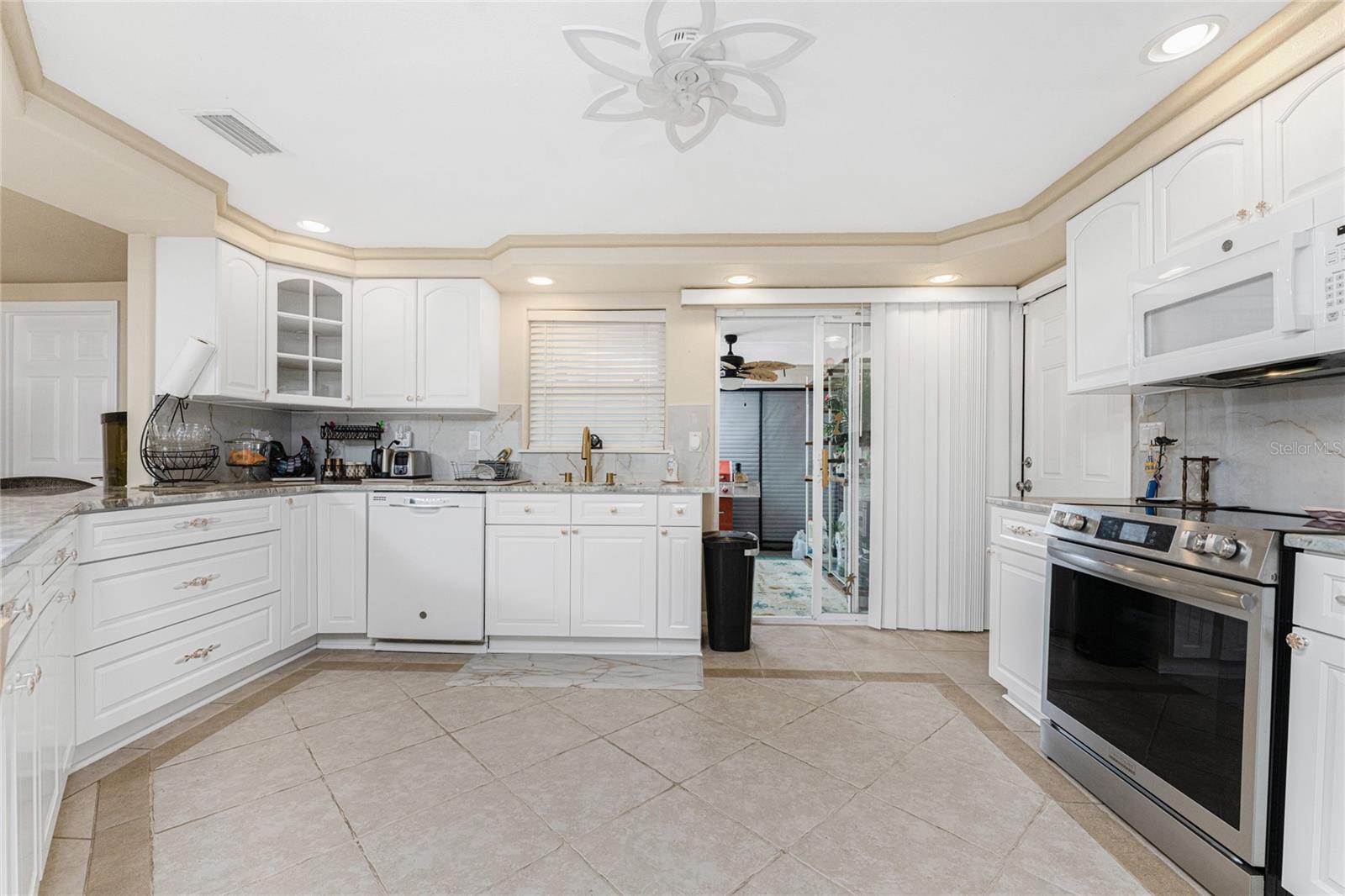 Image 5 of 42 For 257 Reading Street Nw