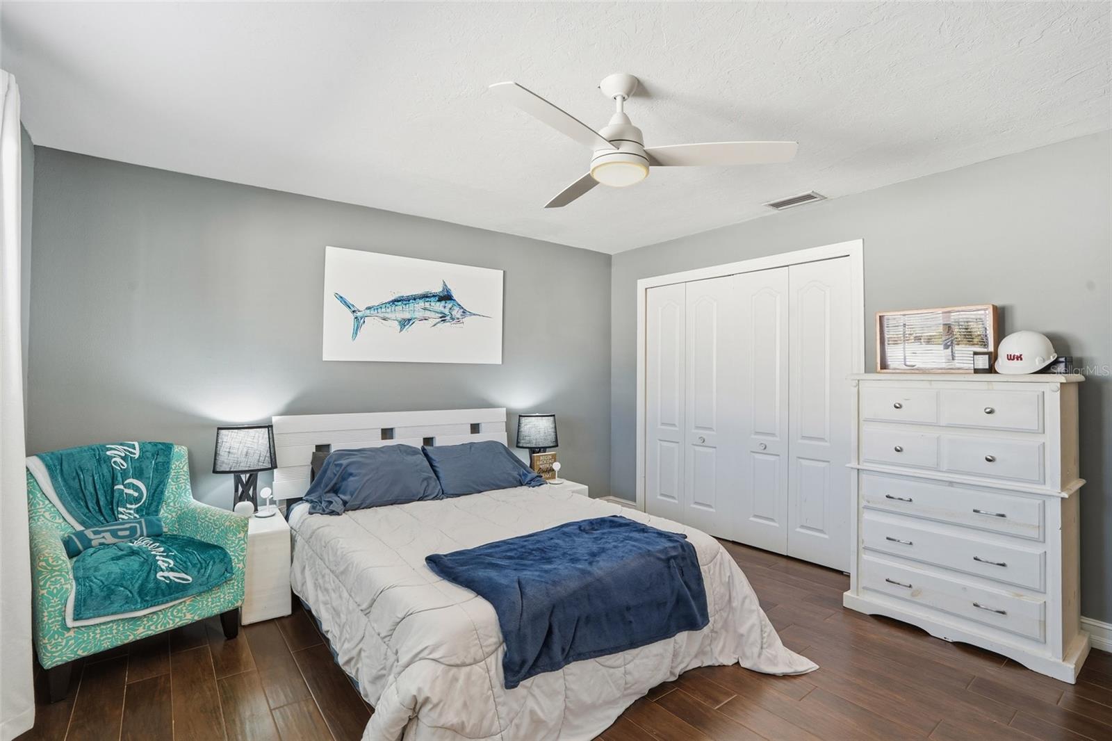 Image 13 of 17 For 885 Entrada Drive S