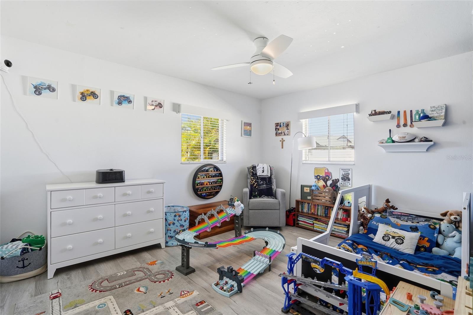 Image 14 of 17 For 885 Entrada Drive S