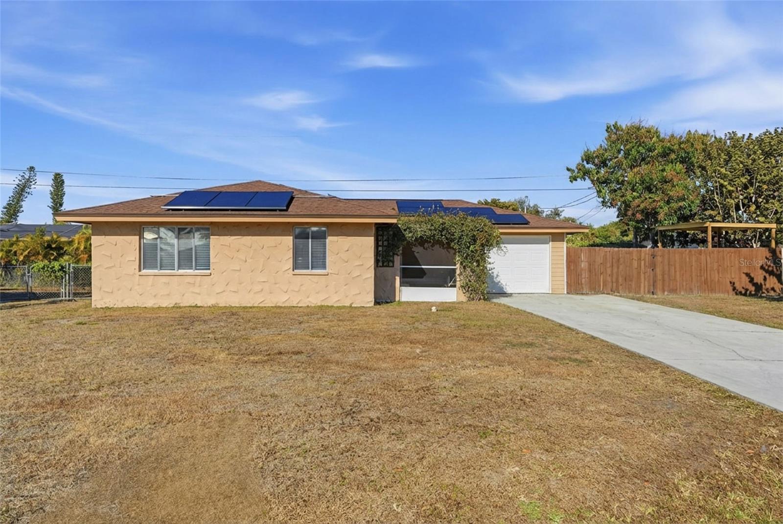 Image 2 of 17 For 885 Entrada Drive S