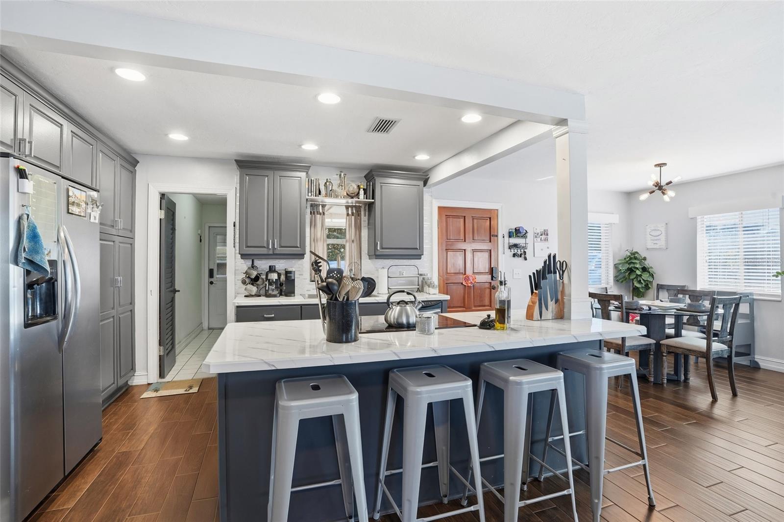 Image 9 of 17 For 885 Entrada Drive S