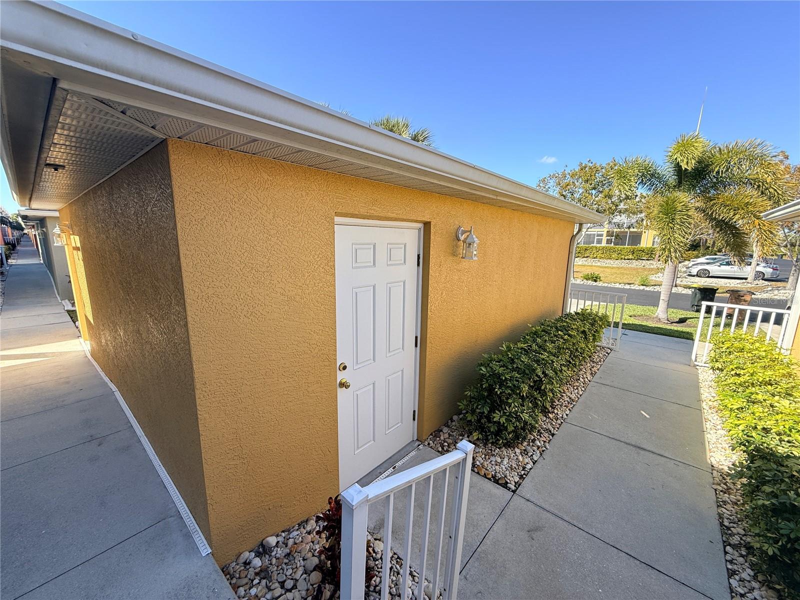 Image 6 of 31 For 2002 Bal Harbor Boulevard 1512