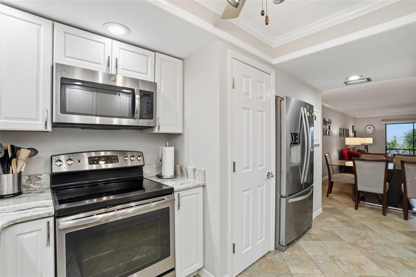 Image 12 of 35 For 1730 Manasota Beach Road 109