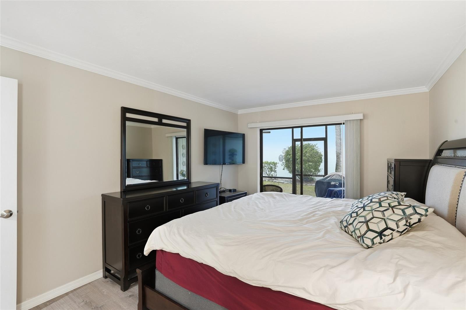 Image 17 of 35 For 1730 Manasota Beach Road 109