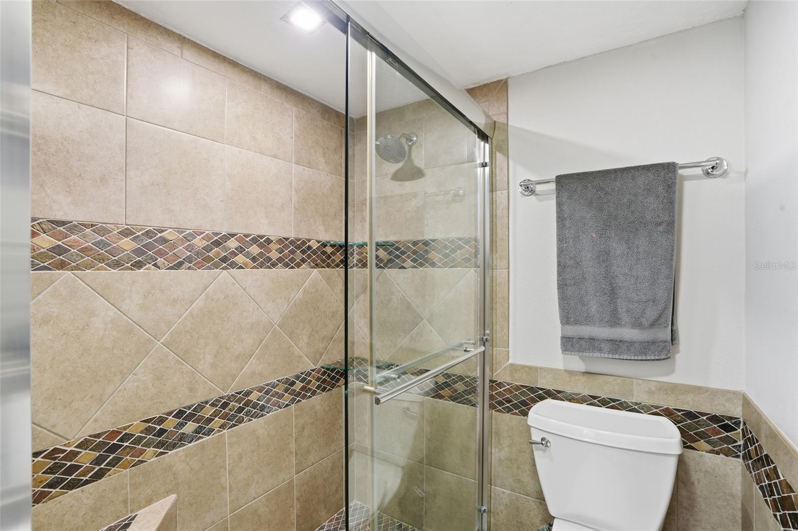 Image 19 of 35 For 1730 Manasota Beach Road 109