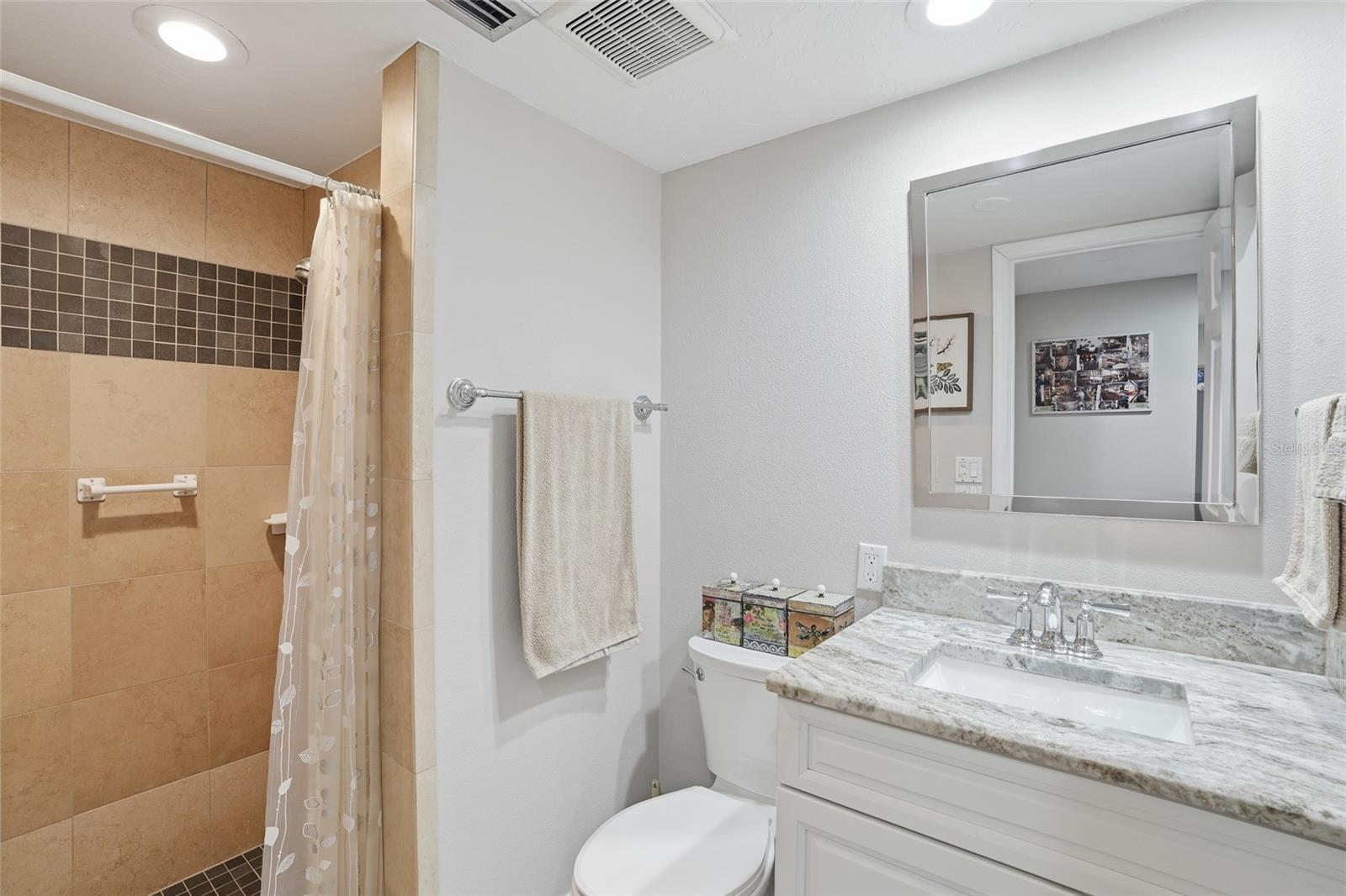 Image 22 of 35 For 1730 Manasota Beach Road 109