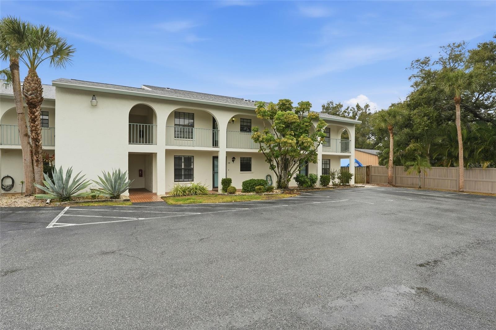 Image 28 of 35 For 1730 Manasota Beach Road 109