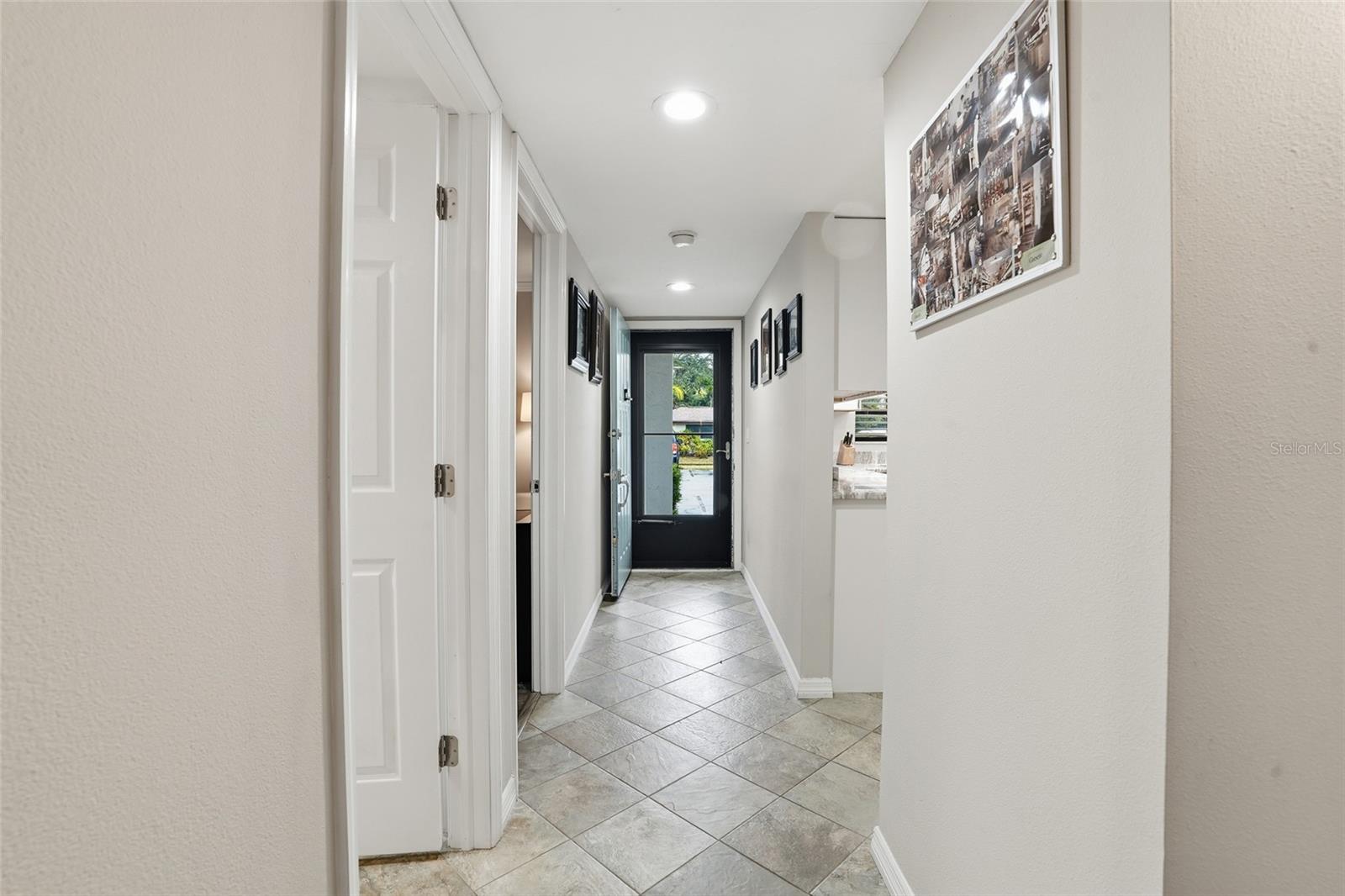 Image 4 of 35 For 1730 Manasota Beach Road 109