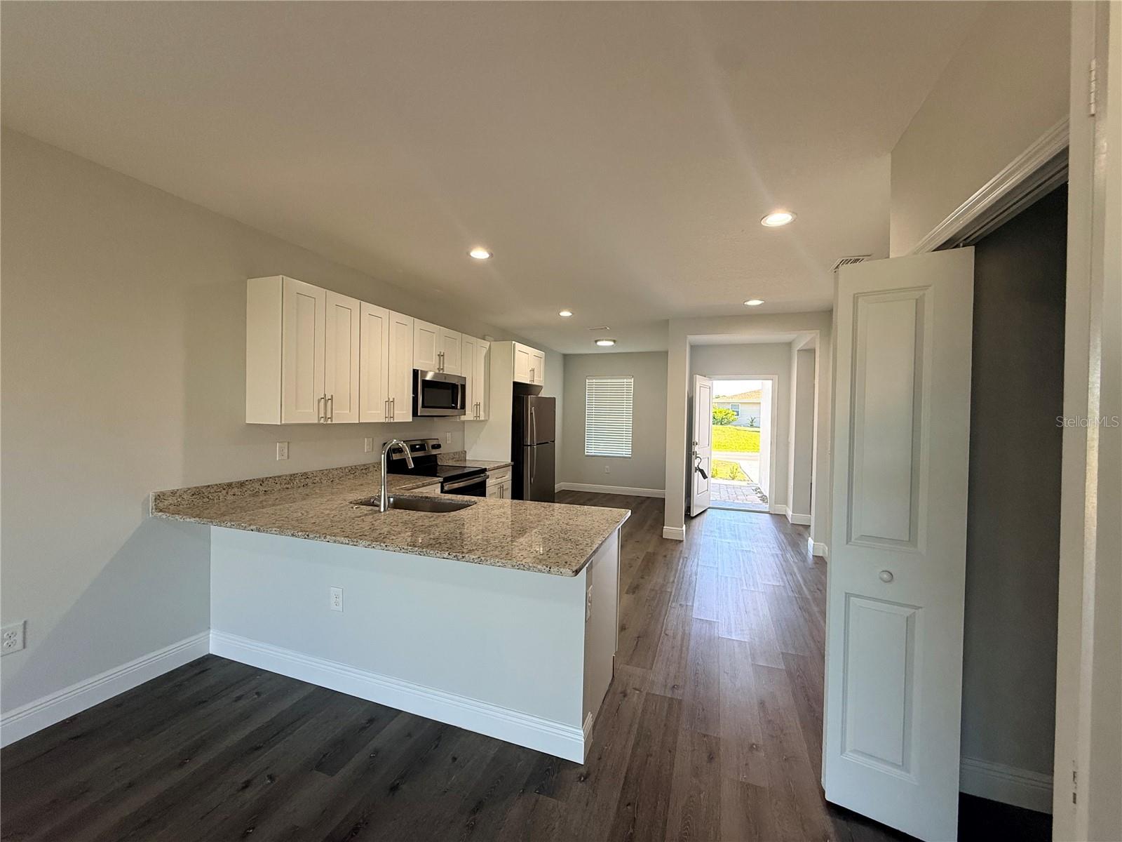 Image 3 of 9 For 11081 Kimberly