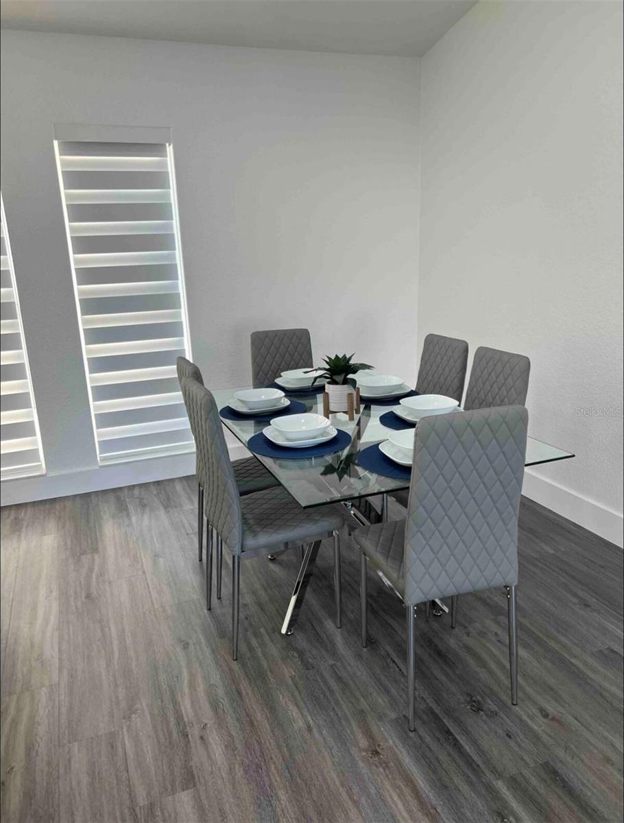 Image 2 of 23 For 3004 Banyan Way