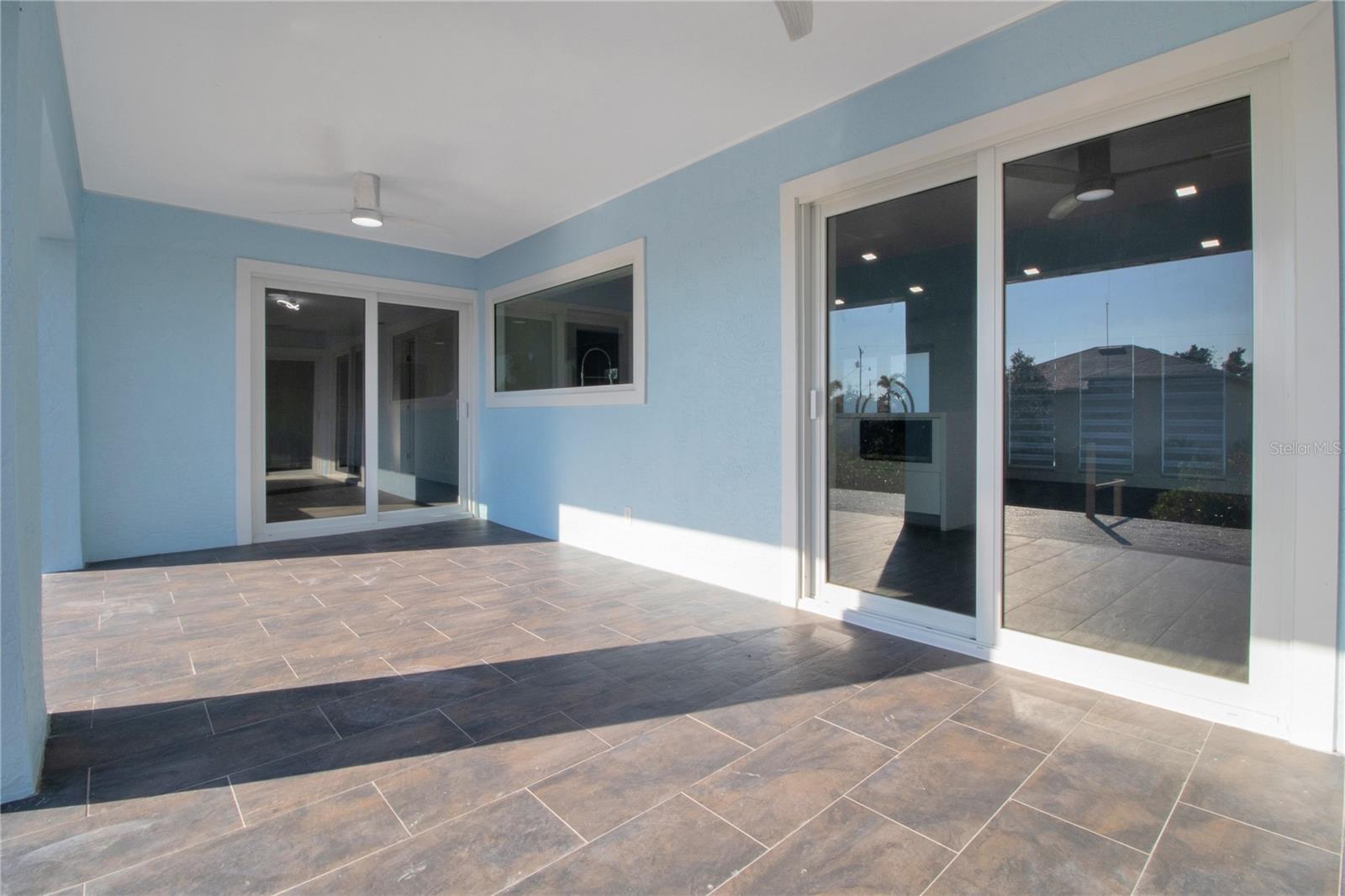 Image 6 of 23 For 3004 Banyan Way