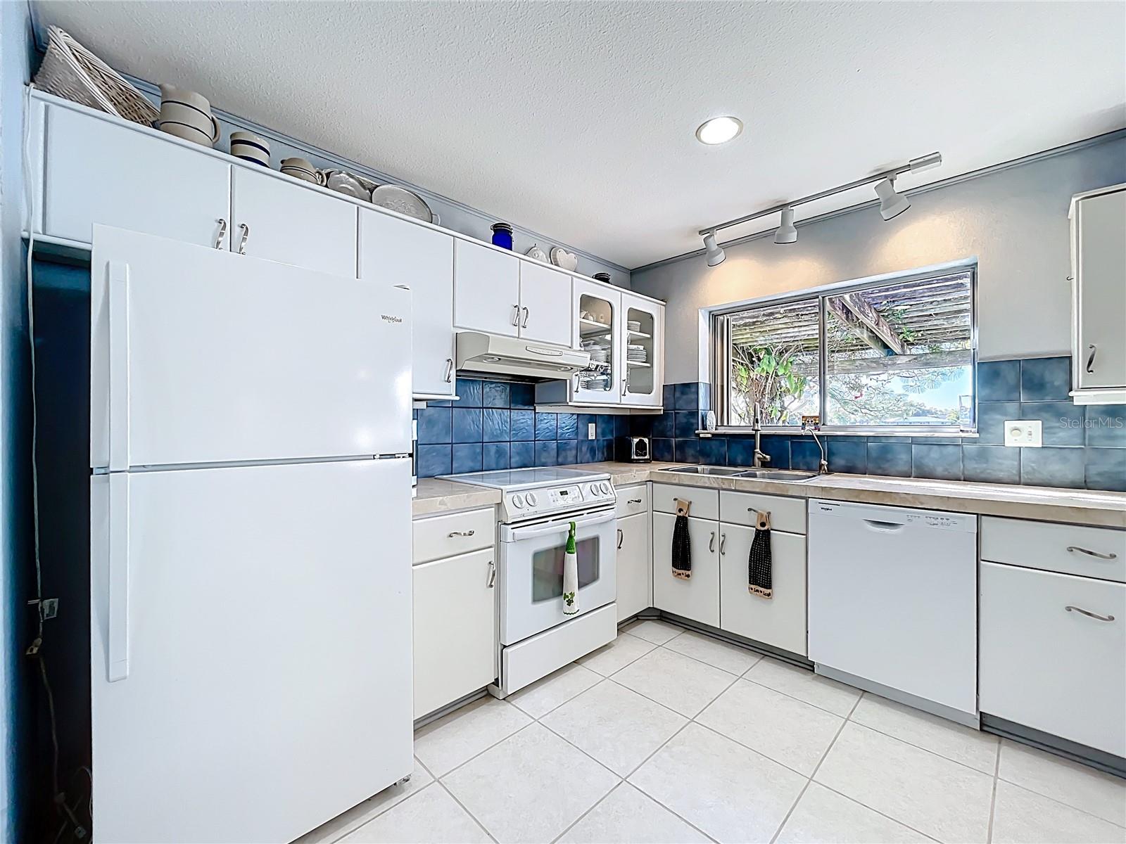 Image 7 of 26 For 4065 Fontainebleau Street