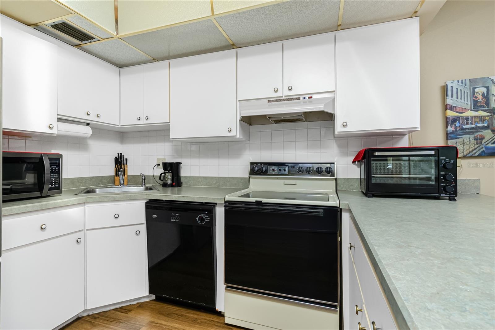 Image 14 of 55 For 21260 Brinson Avenue 110