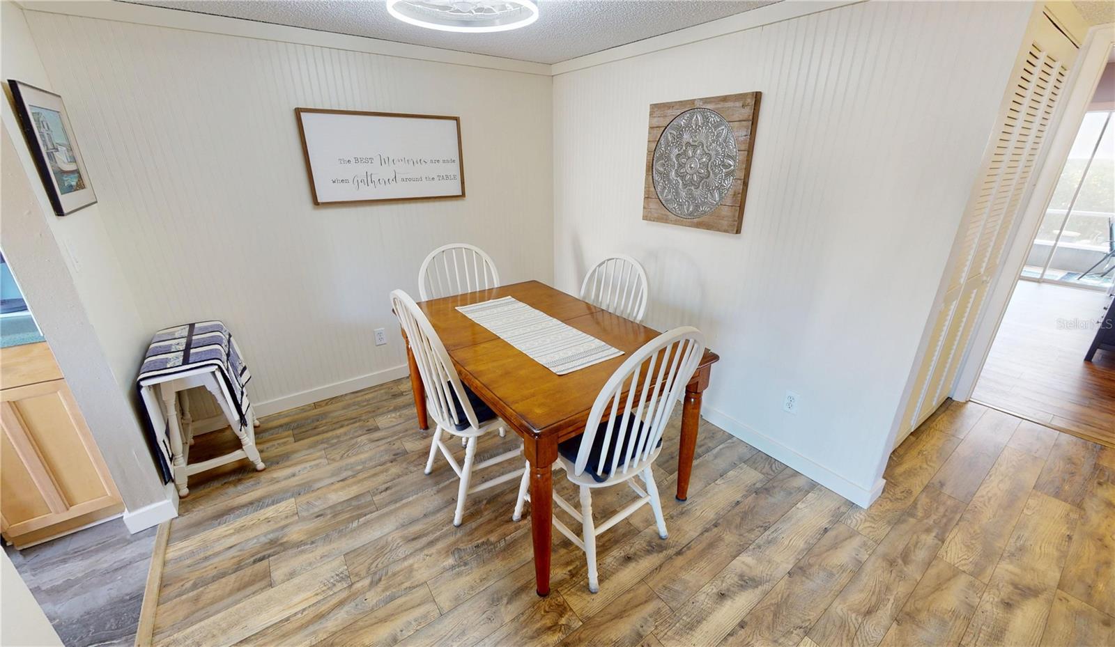 Image 12 of 30 For 22375 Edgewater Drive 137