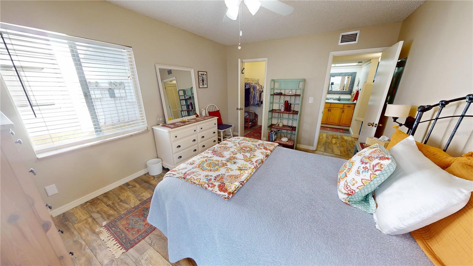 Image 19 of 30 For 22375 Edgewater Drive 137