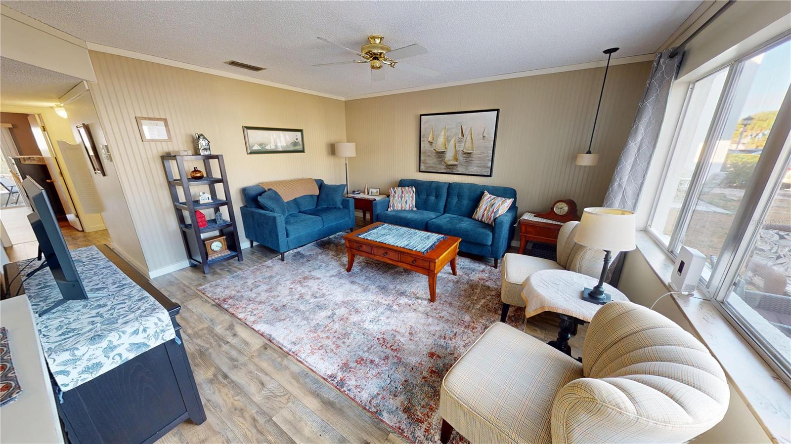 Image 6 of 30 For 22375 Edgewater Drive 137