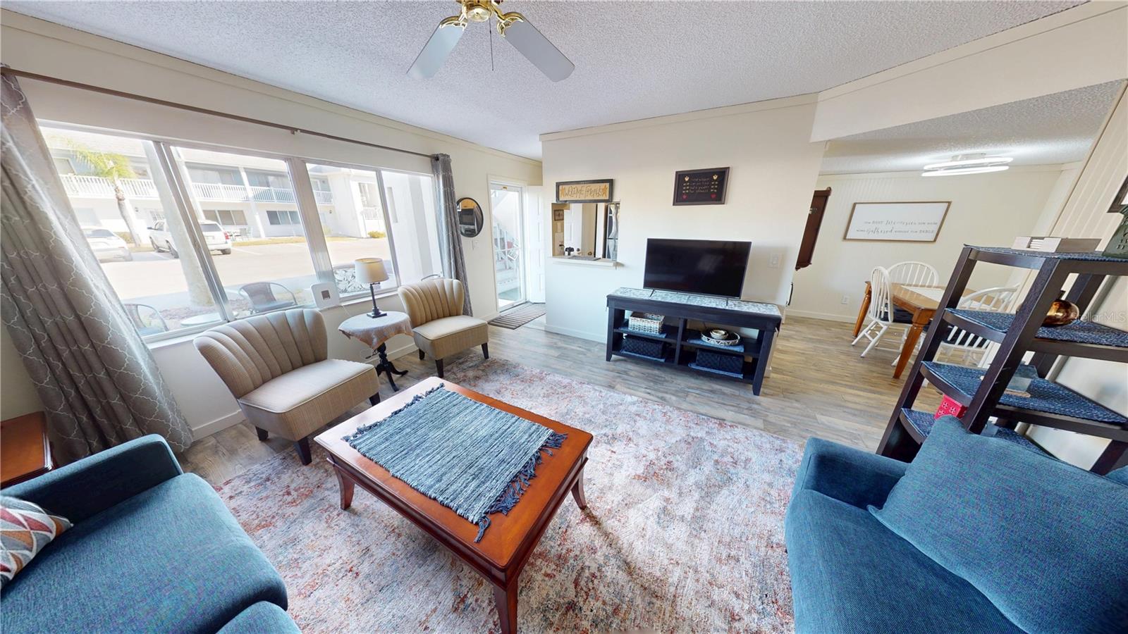 Image 7 of 30 For 22375 Edgewater Drive 137