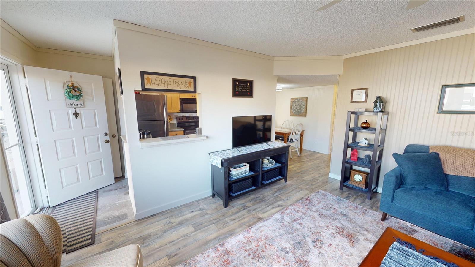 Image 8 of 30 For 22375 Edgewater Drive 137